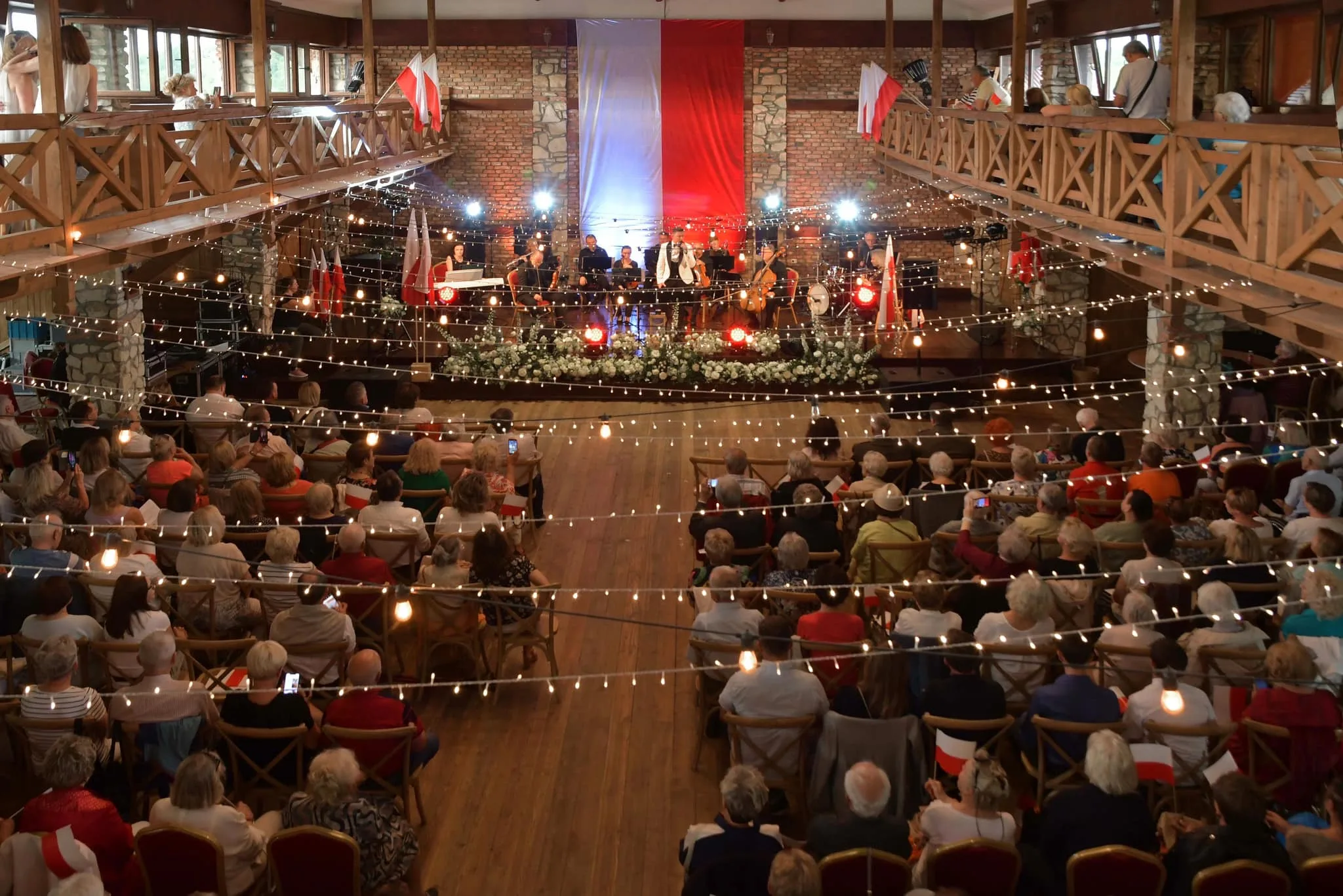 Realizacja techniczna wydarzenia Koncert patriotyczny – nagłośnienie i oświetlenie sceny